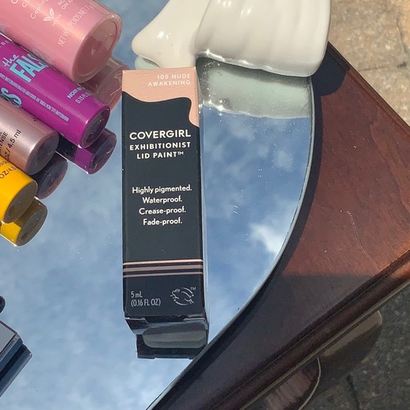 COVERGIRL/MAYBELLINE 10-PIECE MAKE UP BUNDLE, 2 EYESHADOW PALETTES, 3 MASCARAS - Picture 5 of 8